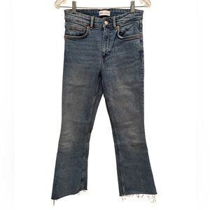 ZARA High Rise Kick Crop Jeans with Raw Hem – Light Wash, Size 6